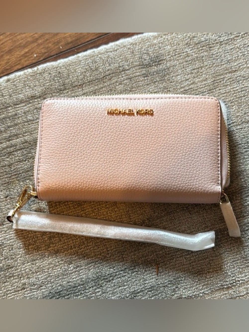 Michael Kors Jet Set Travel Light Pink Pebbled Leather Large Wallet
